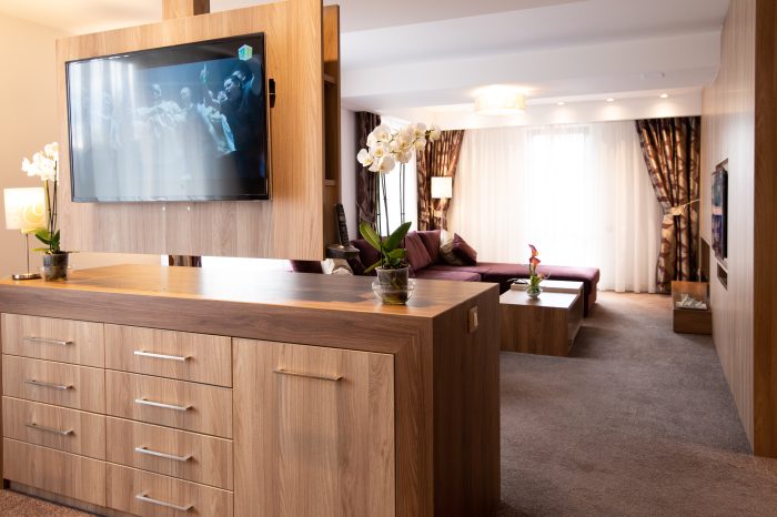 APARTAMENT CU SEMINEU - FOTO 4